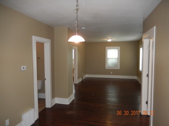 Building Photo - 228-228 Cheyenne Ave