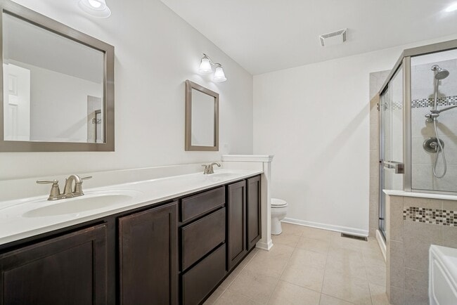 Building Photo - 70 Marcel Ln