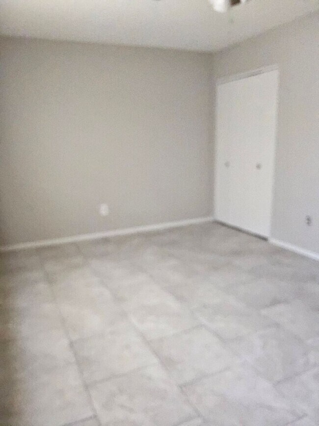 Building Photo - 3 Bedroom 2 Bath Home for Rent