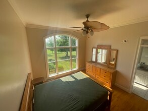 Building Photo - Private Room