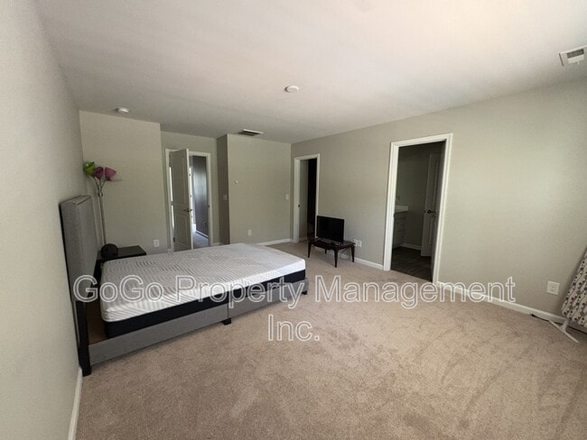 Building Photo - 133 Marthawood Ln