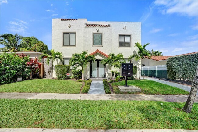 Building Photo - 1721 SW 13th St