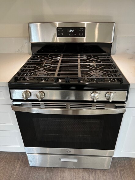 Brand New Stove - 636 E 87th St