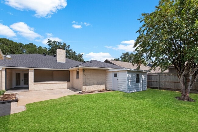 Building Photo - 5911 Rutherglenn Dr
