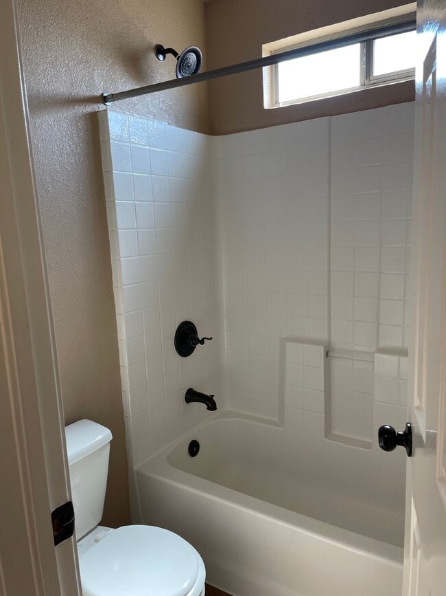 Building Photo - 12960 Cozy Cove Ave