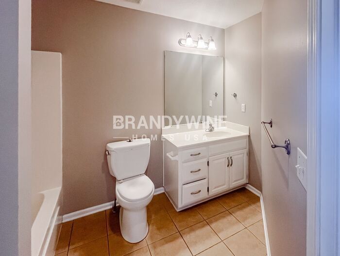 Building Photo - 13313 Redwood Ln