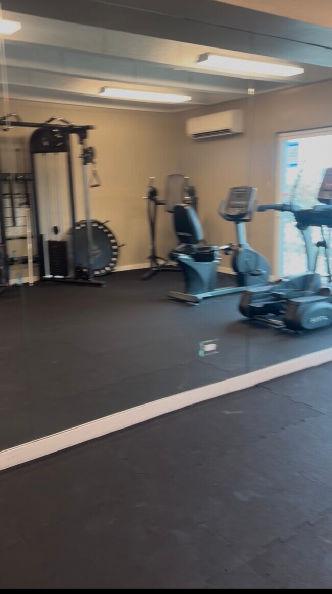 Building Photo - 1600 Ardmore Ave