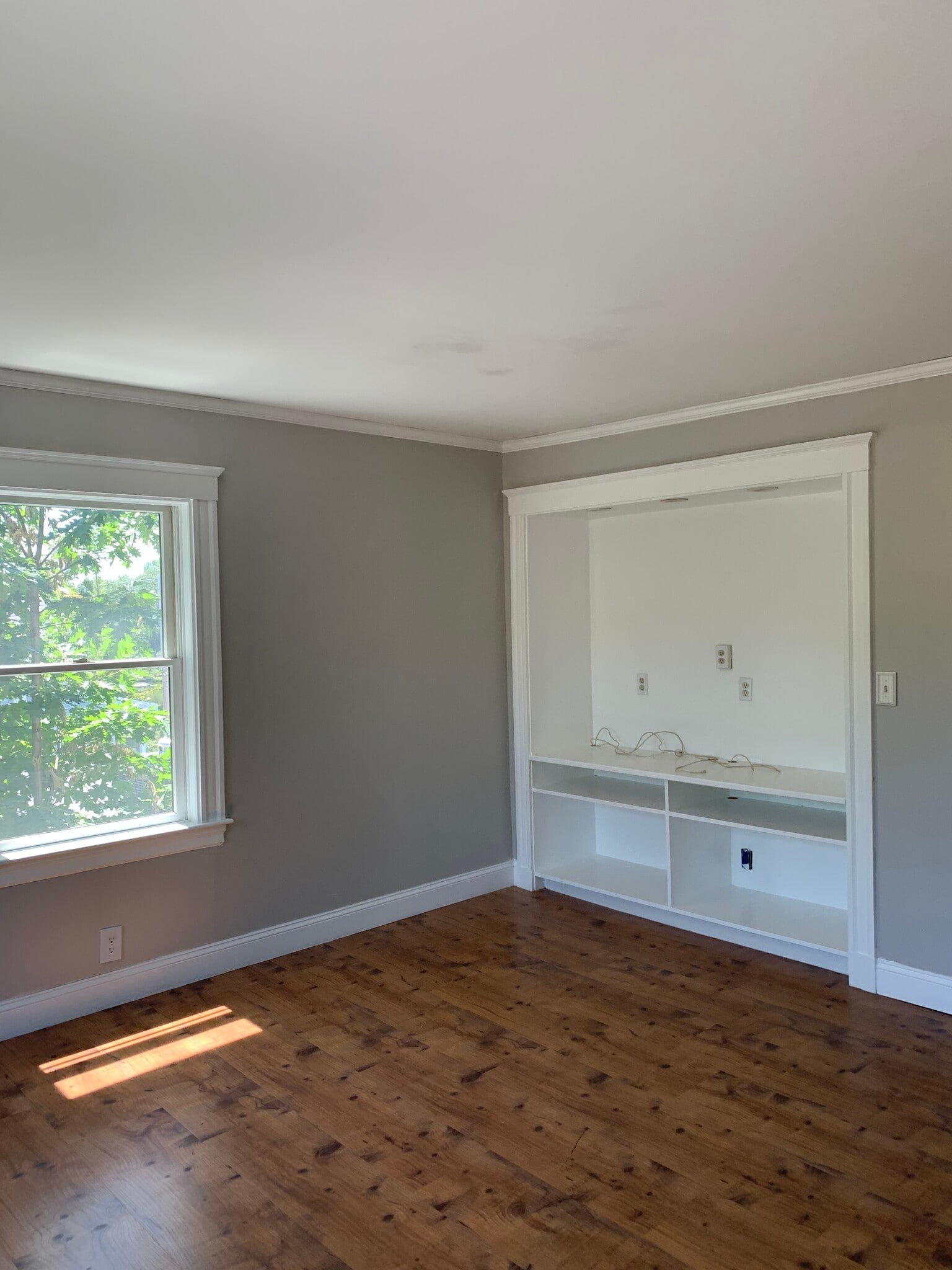 Building Photo - 65 Bacon St