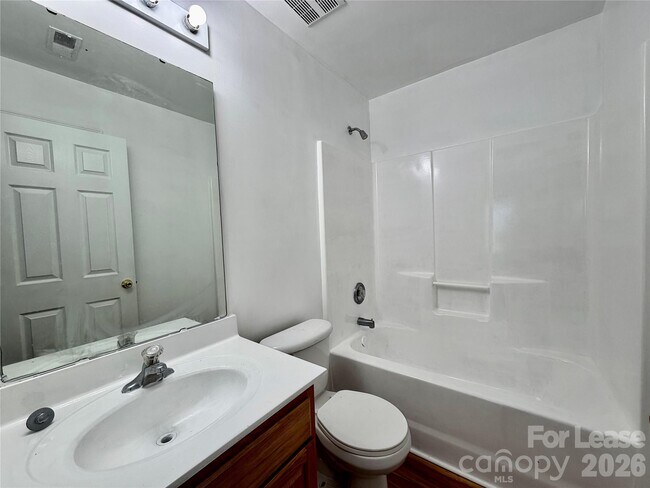 Building Photo - 4058 Glenlea Commons Dr