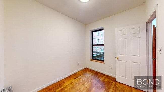 Building Photo - 96 Third Avenue