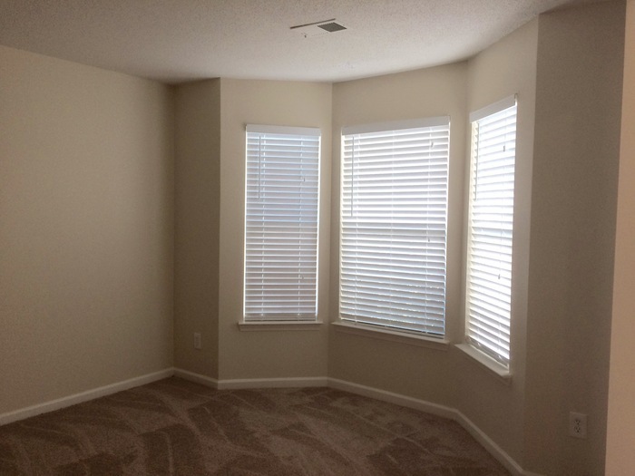Building Photo - 6095 Trotters Cir