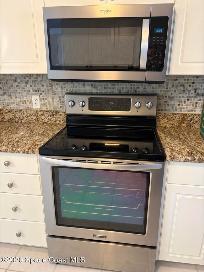 Building Photo - 104 Riverside Dr