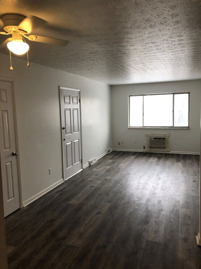 Building Photo - LMB-Stow Apts, LLC  for First Prop II..