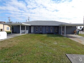 Building Photo - 1939 SE 15th Pl