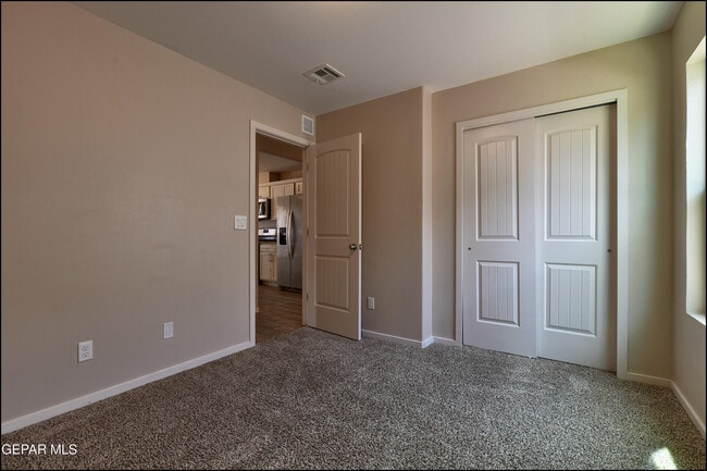 Building Photo - 621 Cedarwood Ave