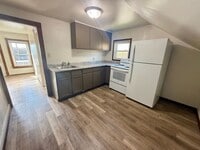 Building Photo - 1305 Merrill Ave