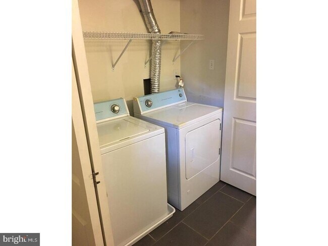 Building Photo - 540 South St