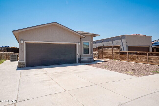 Building Photo - 11140 Catherine Slutter Ln