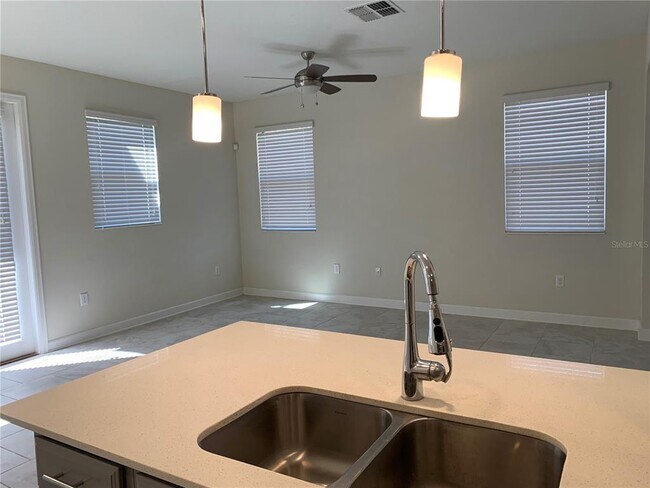 Building Photo - 1230 Sandwedge St