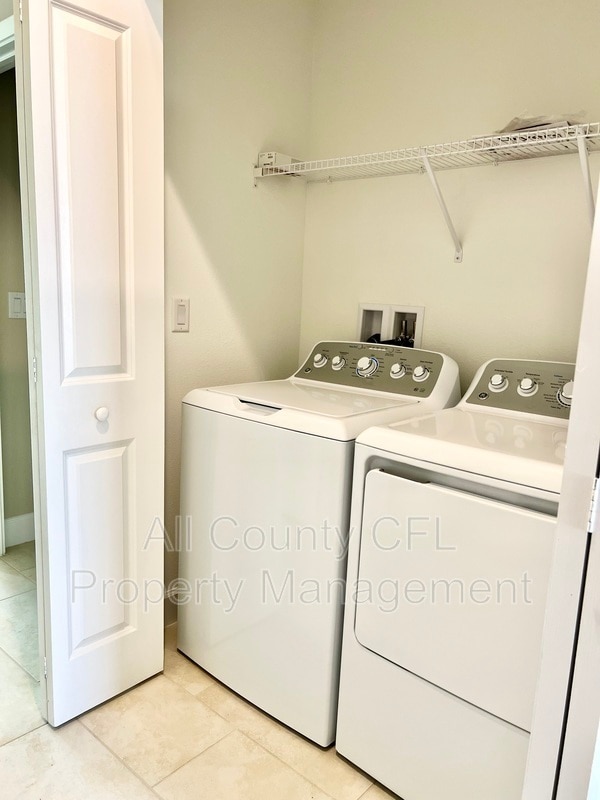 Building Photo - 1398 Captiva Cv