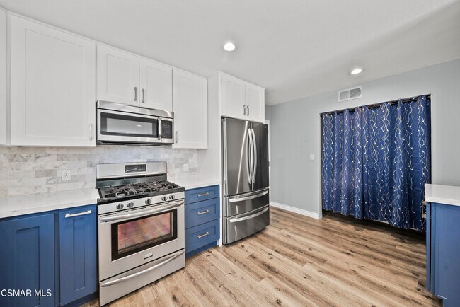 Building Photo - 736 Masterson Dr