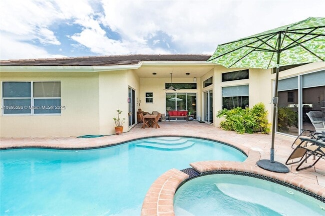 Building Photo - 3815 Oak Ridge Cir