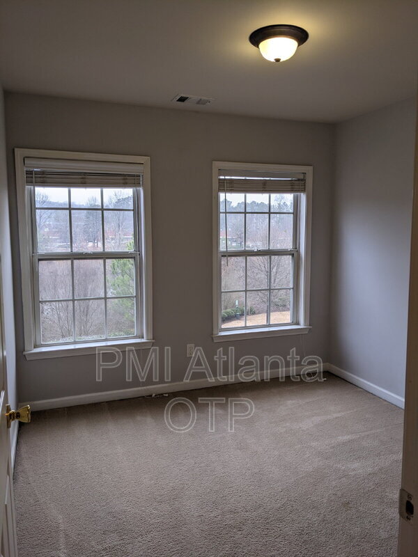 Building Photo - 1734 Highlands View Dr