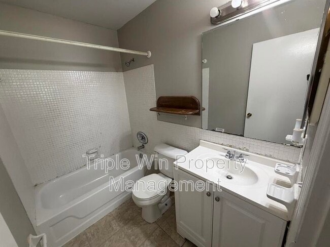 Building Photo - 11841 Del Rosa Way