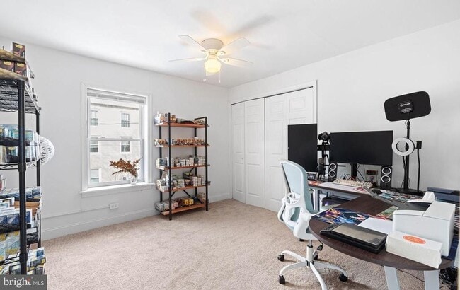 Building Photo - 308 E Miner St