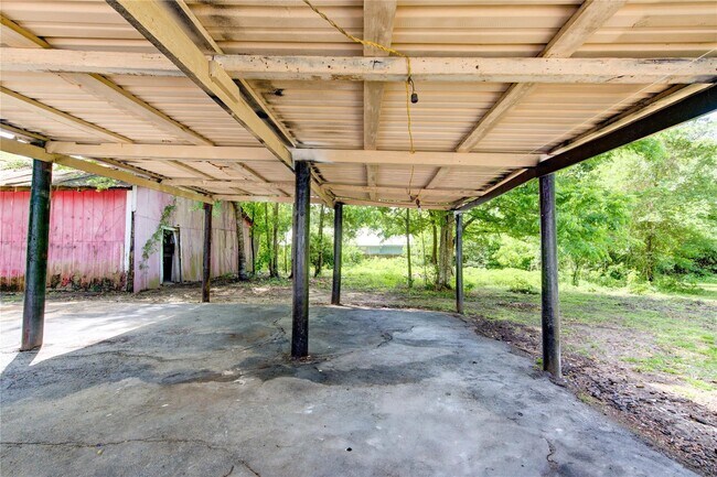 Building Photo - 808 TX-393 Loop