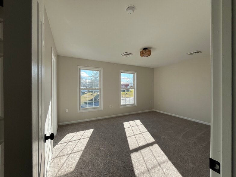 Building Photo - 112 W S St