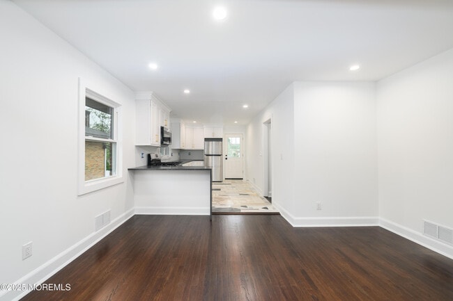 Building Photo - 2037 Westfield Ave