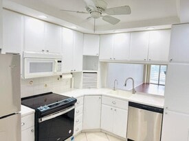 Building Photo - 3051 N Course Dr