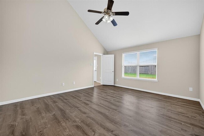 Building Photo - 3026 Village Creek Dr