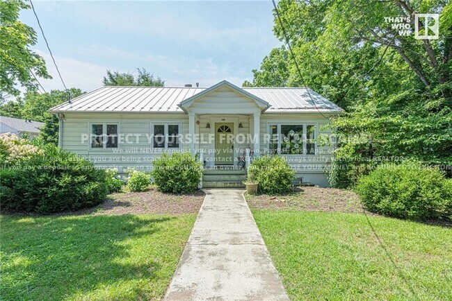 Primary Photo - 549 E Prospect St