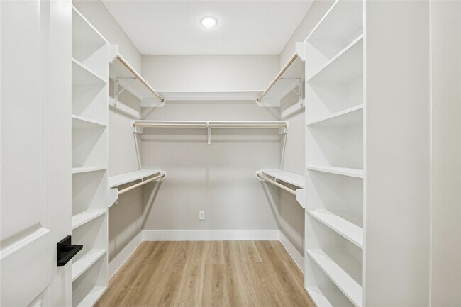 Building Photo - 2602 Martinas Ct