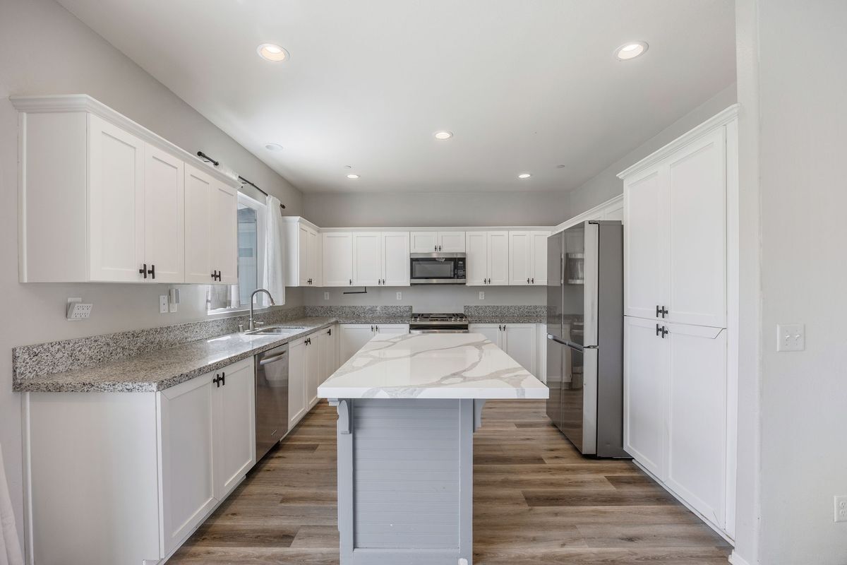 Building Photo - 3702 Mt San Gorgonia Ave