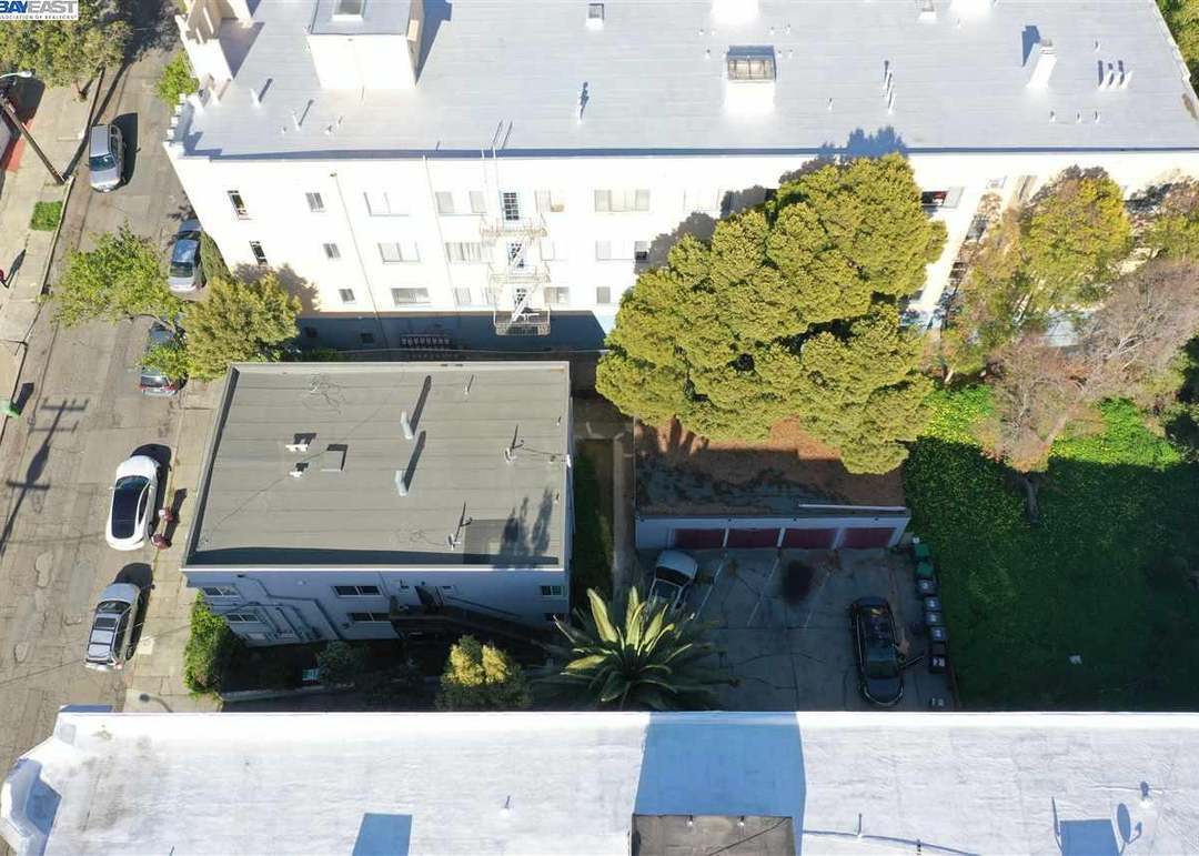 Building Photo - 1914 6th Ave