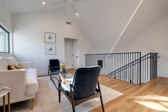 Building Photo - 1111 W 31st St