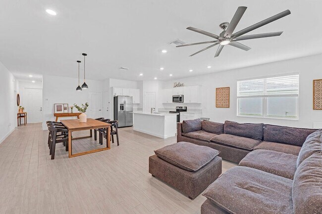 Building Photo - 7609 NW Archerfield Dr