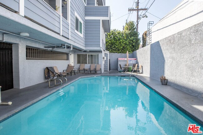 Building Photo - 4355 Ventura Canyon Ave