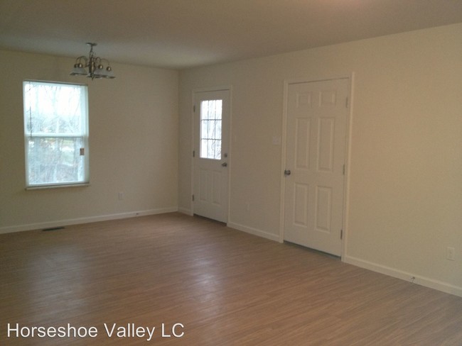 Building Photo - 100 Horseshoe Valley Dr