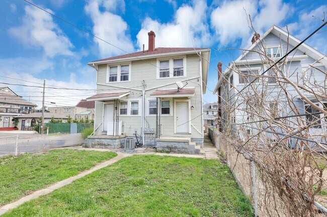 Building Photo - 27-29-29 S Terrace Ave