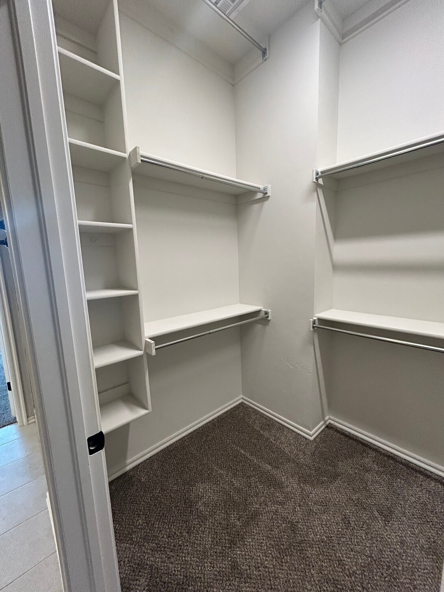 Building Photo - 8720 SW 40th Ter