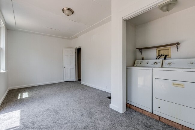 Building Photo - 834 Industry St