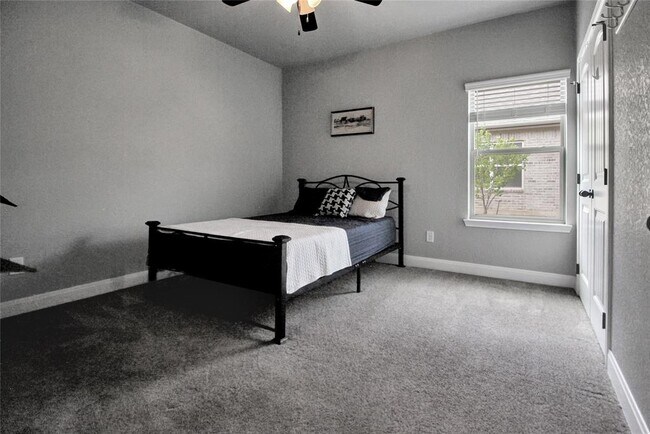Building Photo - 7307 Diamond Dove Dr