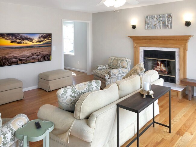 Building Photo - 12 Dogwood Ln