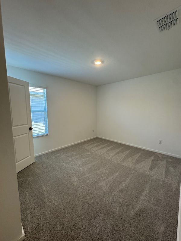 Building Photo - 814 Pawpaw Dr