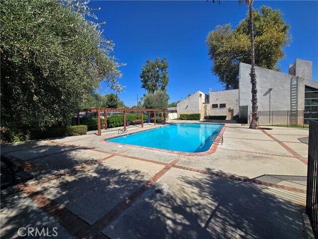 Building Photo - 7641 Reseda Blvd