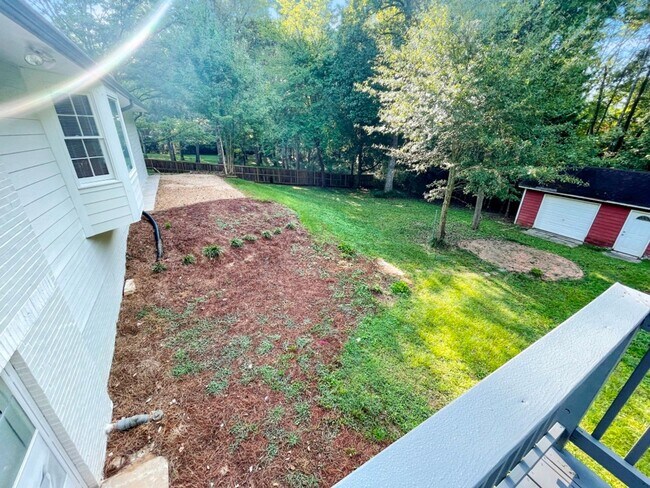 Building Photo - Renovated 3BR Ranch w/Basement
